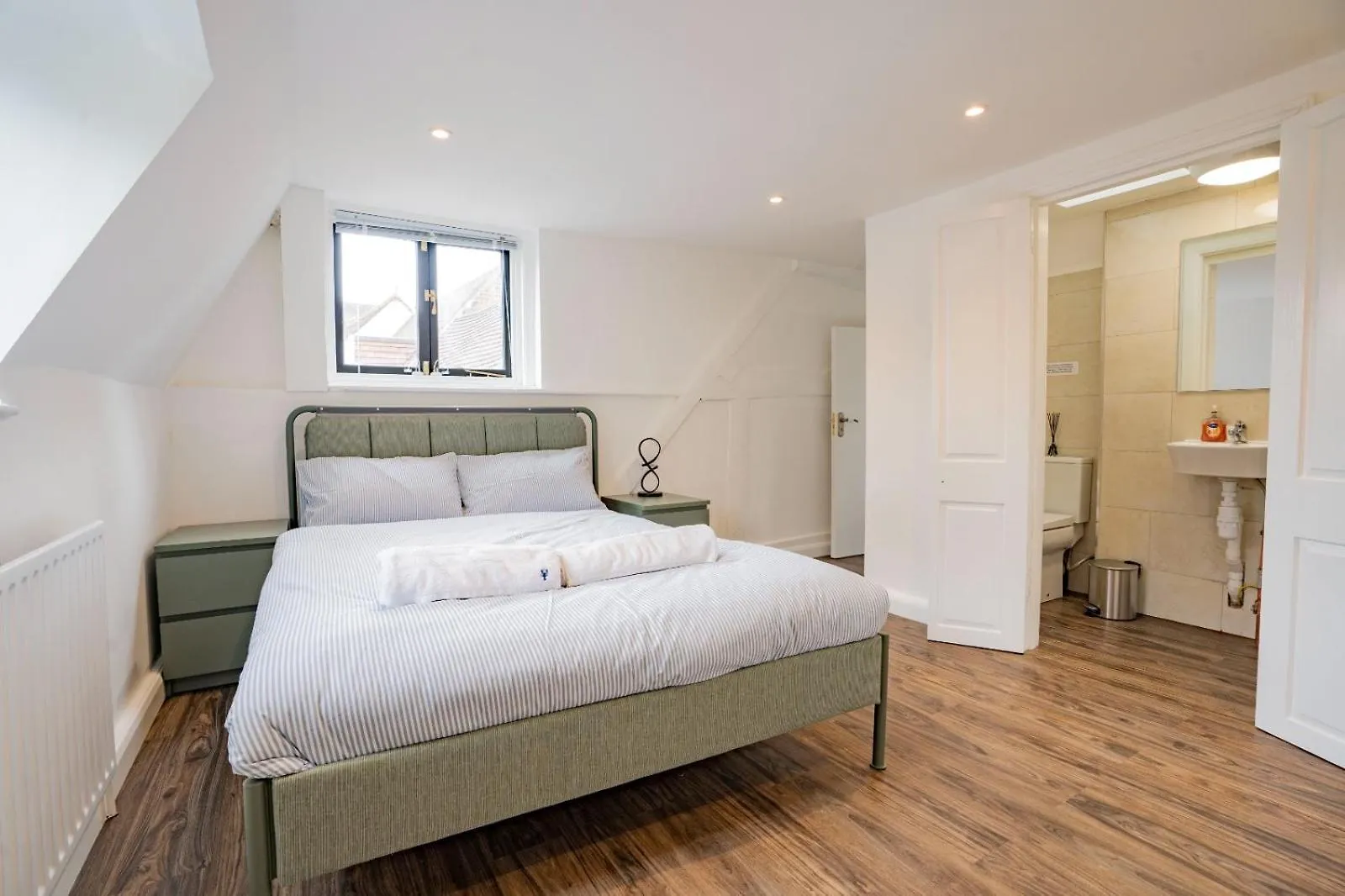 Uxbridge Retreat 2 Bed Flat Apartment