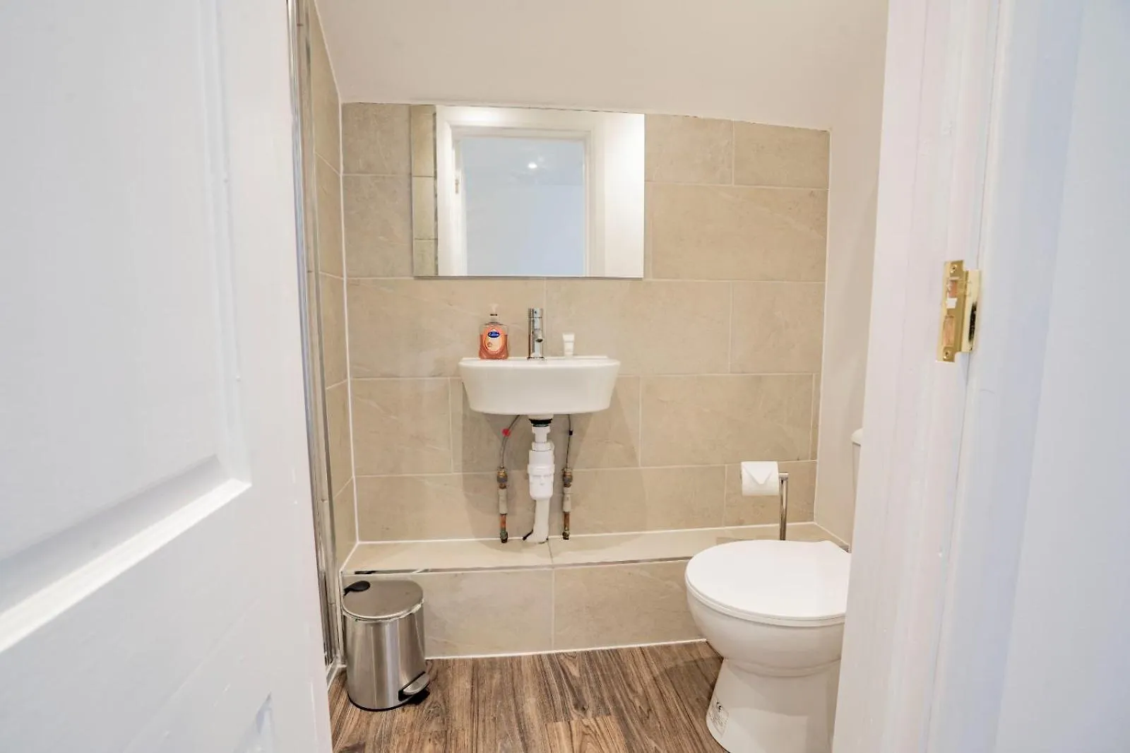 Uxbridge Retreat 2 Bed Flat Apartment 0*,  United Kingdom